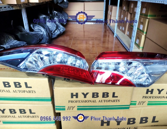 Đèn Hậu Ngoài Camry 2018-2021 (Đen, Có LED) RH/LH